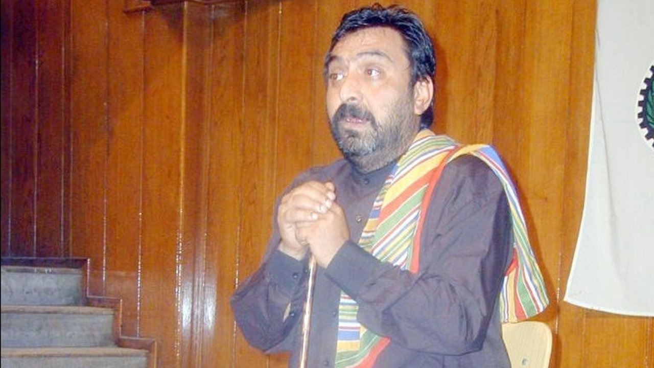 Ahmet Yenilmez geliyor