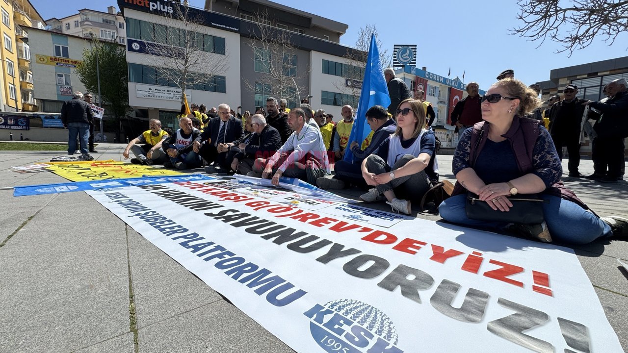 Okullardaki şiddete karşı oturma eylemi: "Bu olaylar derinleşen toplumsal umutsuzluğun acı bir sonucu"