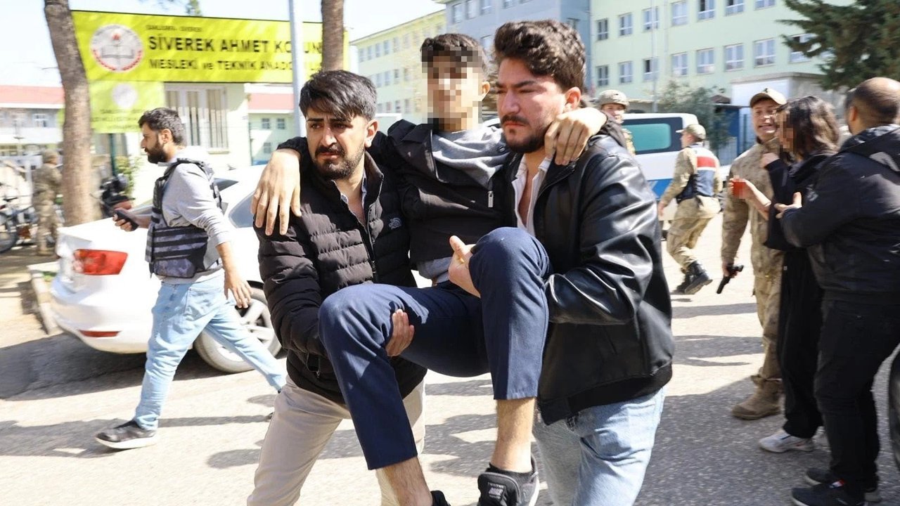 Şanlıurfa'da liseye silahlı saldırı: Çok sayıda yaralı var