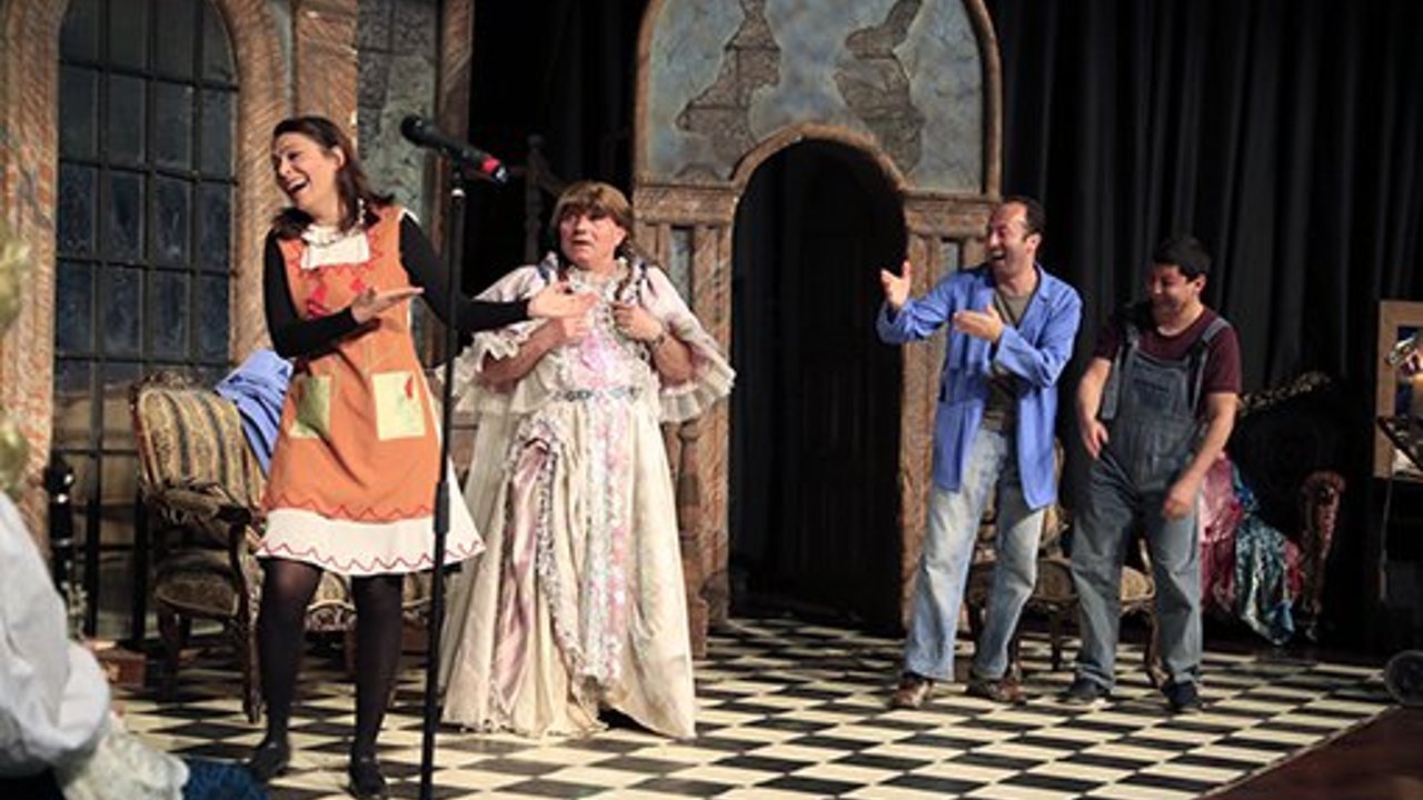 İzmir Devlet Tiyatrosu’ndan  “Oyun Oyun İçinde”