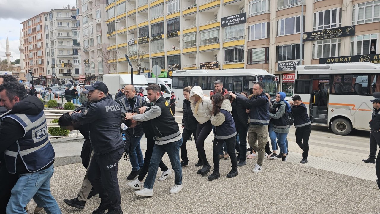 Çorum merkezli 5 ilde dolandırıcılık operasyonu: 21 tutuklama