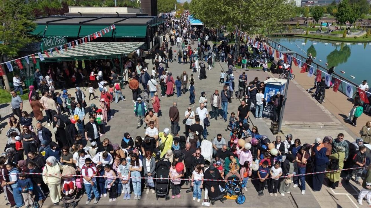 Aile Festivali'nde yüzlerce vatandaş bir araya geldi
