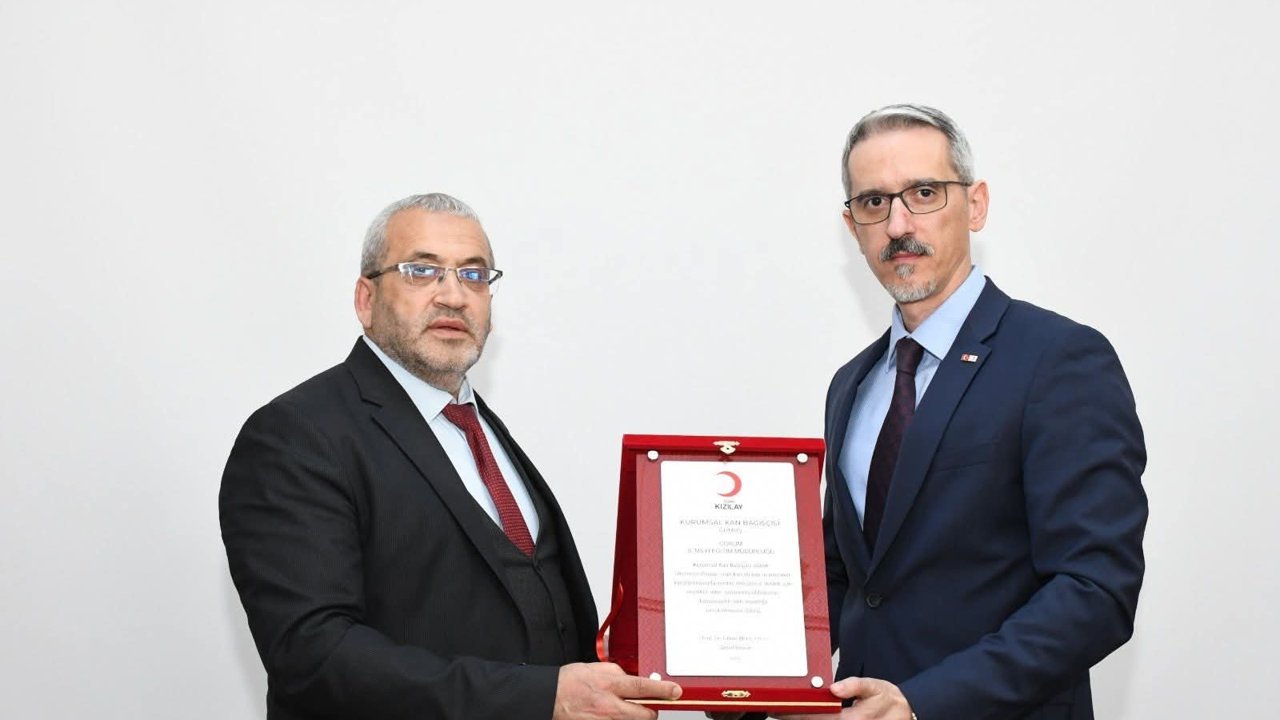 Kızılay'dan Çorum  MEM’e gümüş madalya