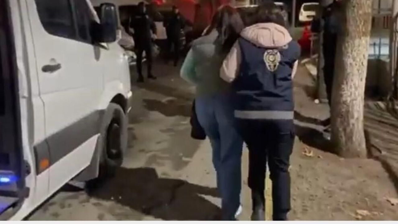 Gazi Caddesi'nde güzellik salonuna operasyon: 4 gözaltı