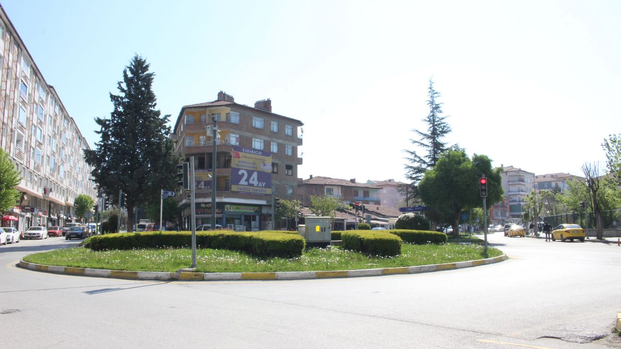 Görkemli Milönü Meydanı