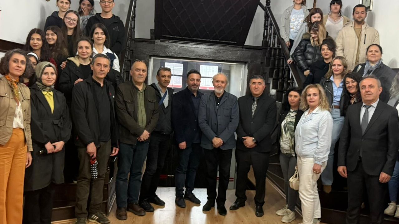 Sanatçılar, öğrencilerle buluştu
