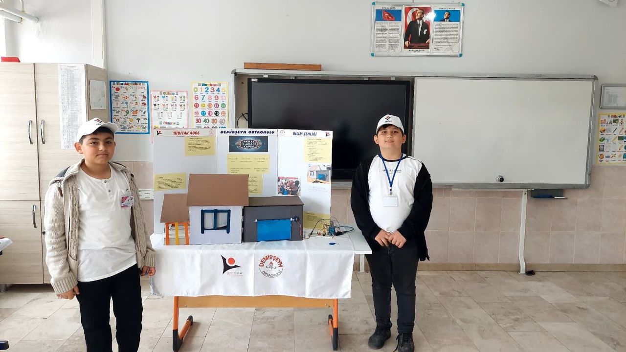Demirşeyh Ortaokulu’nda TÜBİTAK Bilim Fuarı