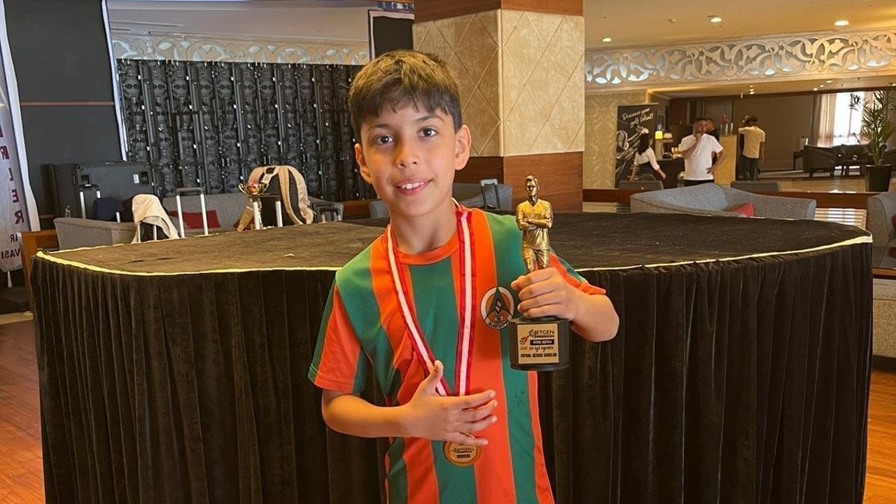 Çorumlu minik futbolcu Eskişehirspor’un radarında