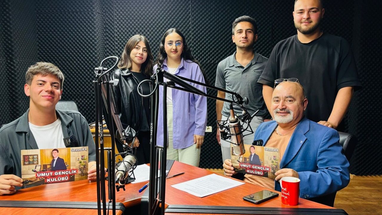 Umut Çınar, Hatay’da da  radyo programını sürdürüyor
