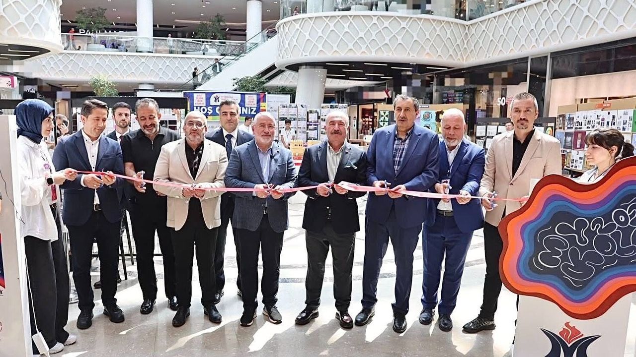 MY Koleji sergisinde geleceğin teknolojileri tanıtıldı