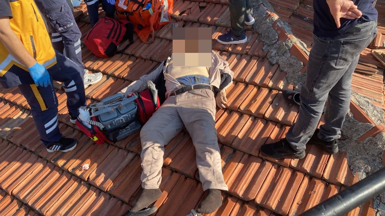 Güneş enerjisi sistemini tamir etmek için çıktığı çatıda hayatını kaybetti