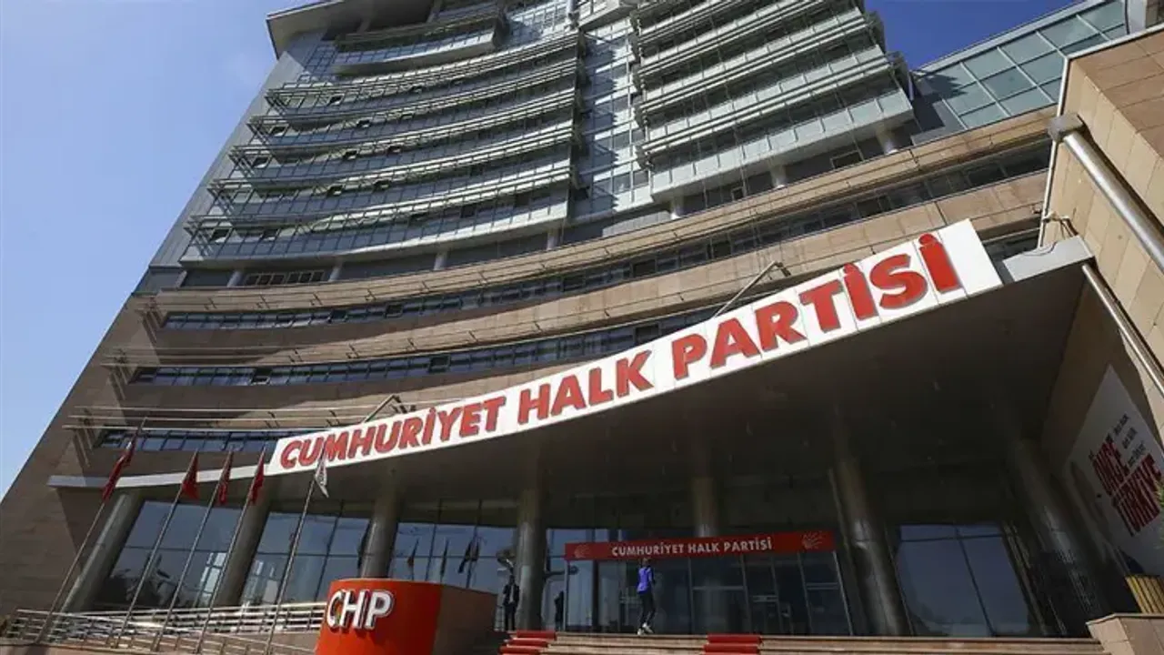 CHP'de 26 il başkanı daha görevden alındı