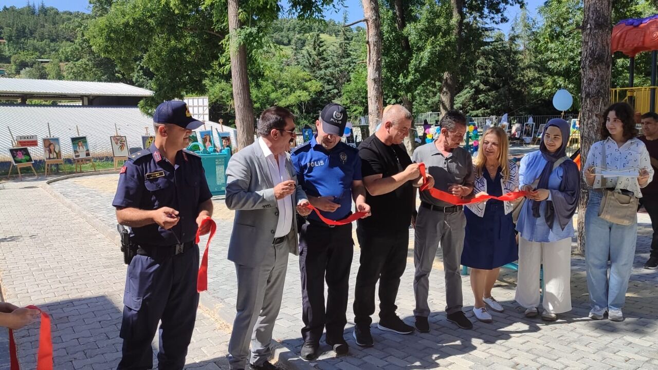 “Geleceğin nefesleri" sergisi açıldı
