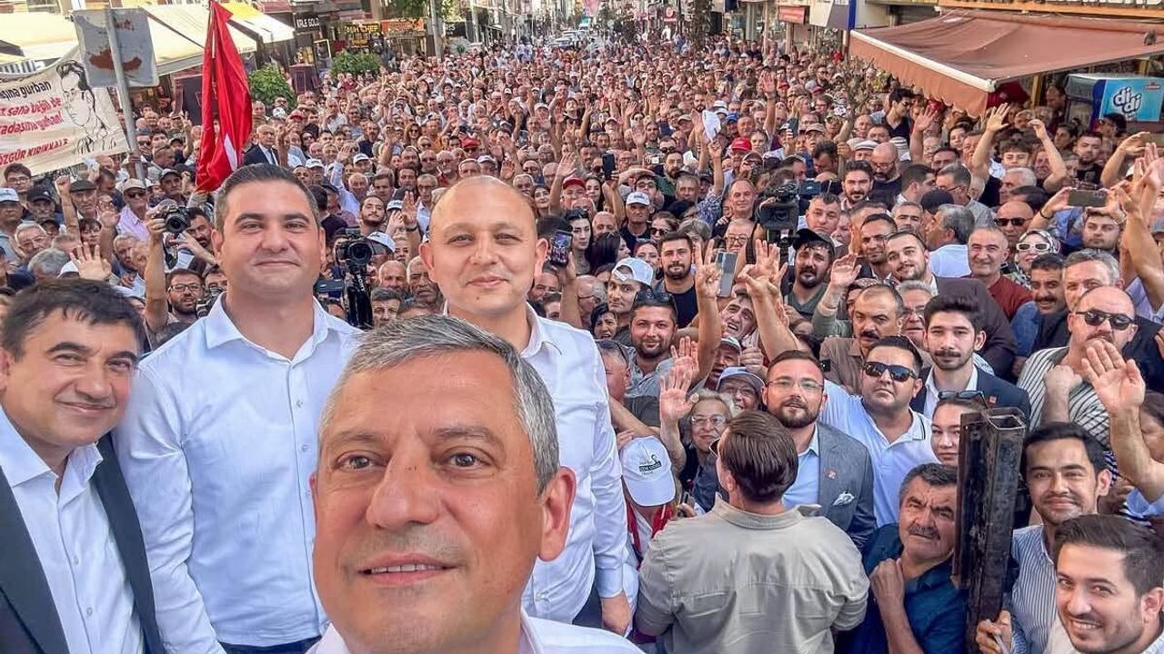 CHP Çorum Teşkilatı  Özgür Özel’in yanında