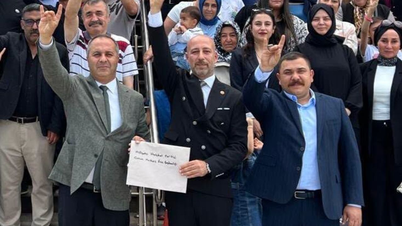 MHP’de Mustafa Serdar  Avcu mazbatasını aldı