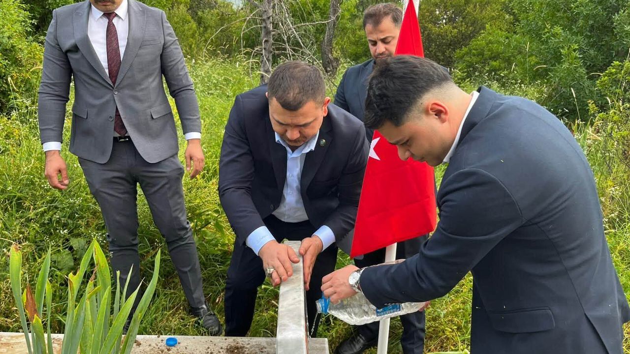 Adil Şakar’ın kabrine ziyaret