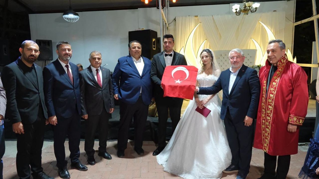 Aşgın, bu kez şahit oldu
