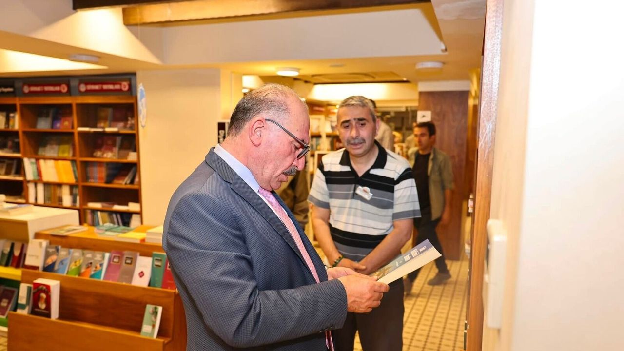 TDV Kitabevi’ne ziyaret