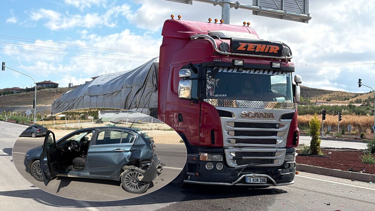 TIR’la çarpışan otomobil  kullanılmaz hale geldi