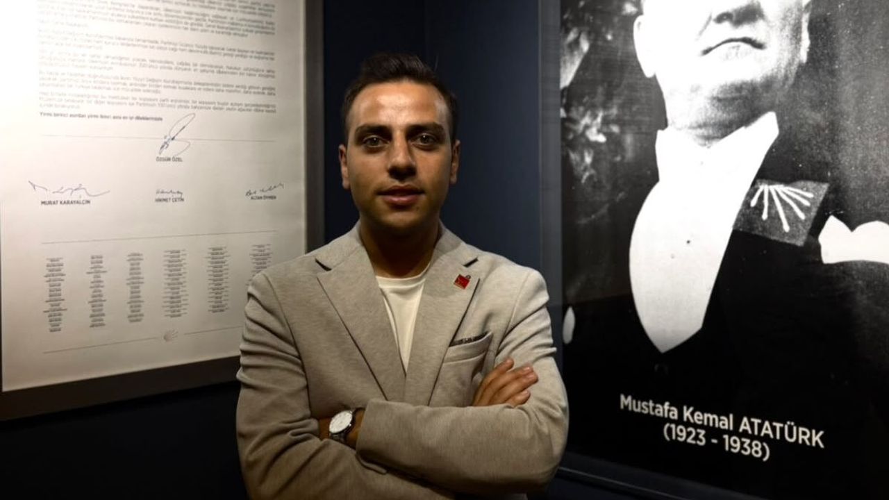 Kıvanç Azman da istifa etti