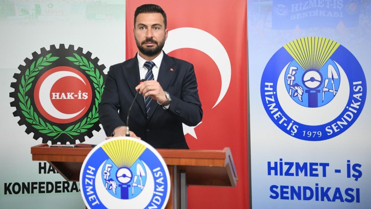 Hizmet-İş zirvedeki  yerini korudu