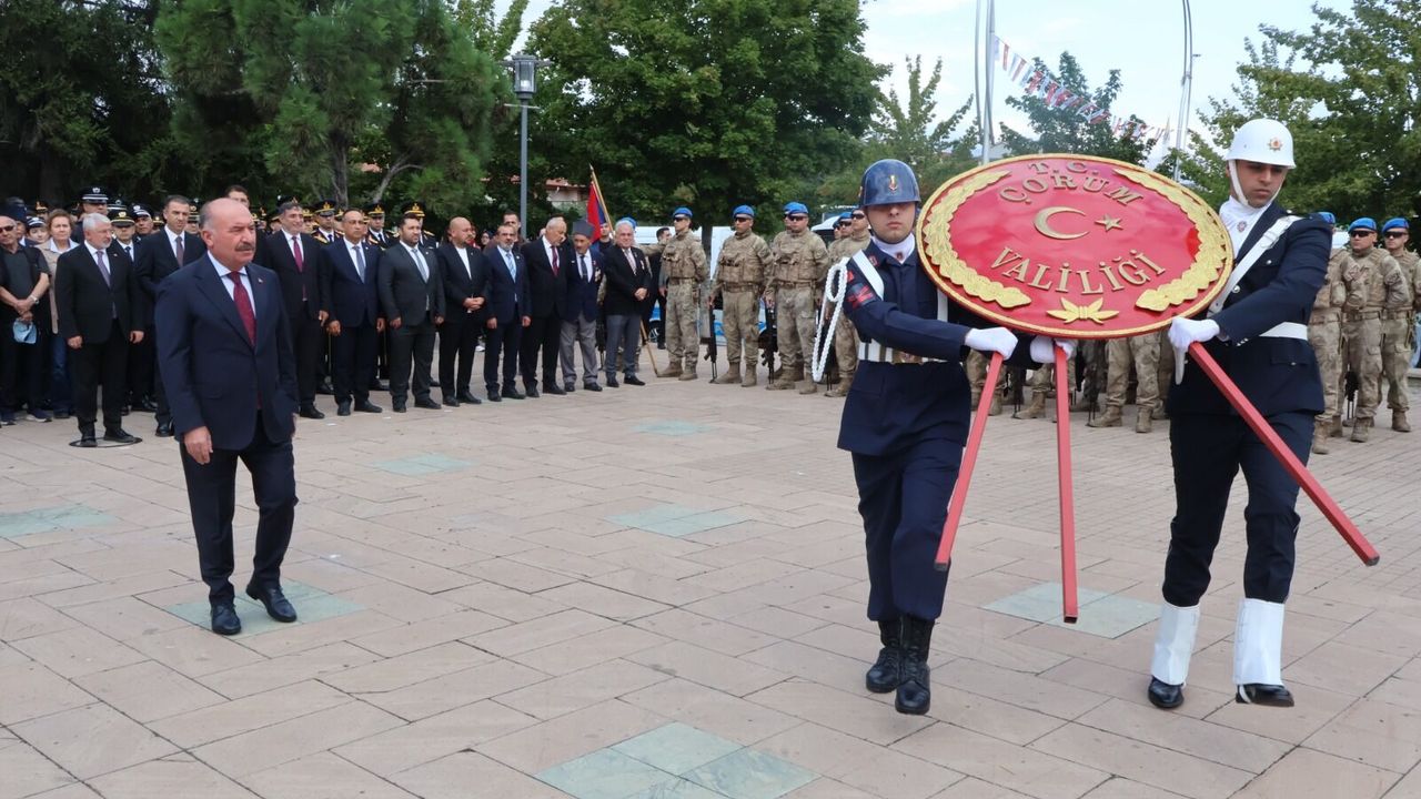 Ata’ya saygı çelengi