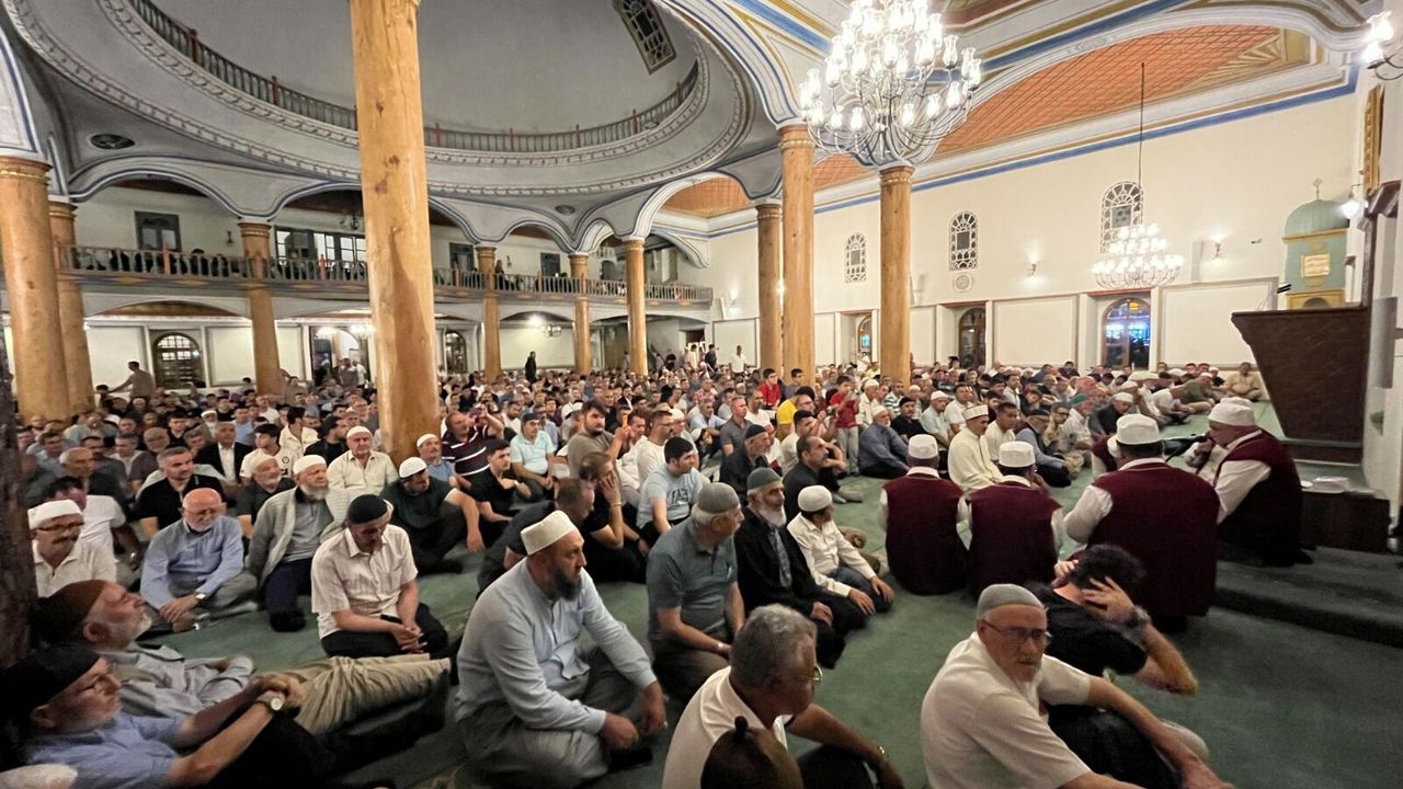 Mevlid Kandili dualarla idrak edildi