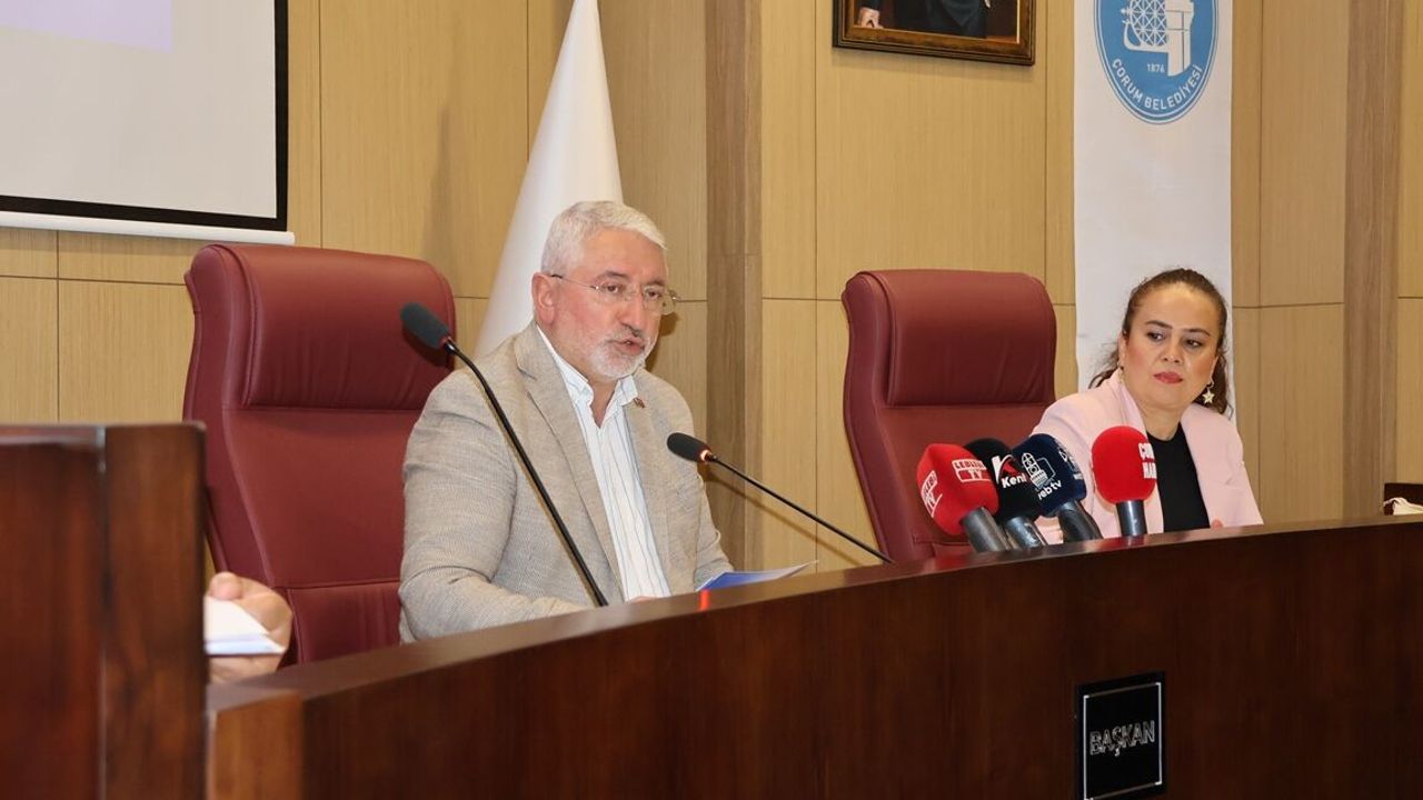 "Yeni Parti istiyorsa ilk icraatı olarak Manifest'i Çorum'a getirebilir"