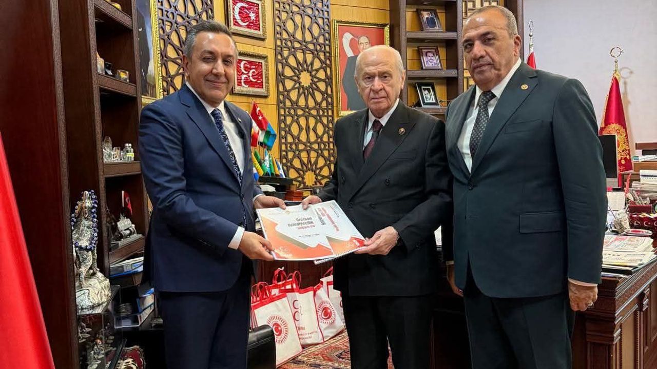 Muhsin Dere’den Bahçeli’ye ziyaret
