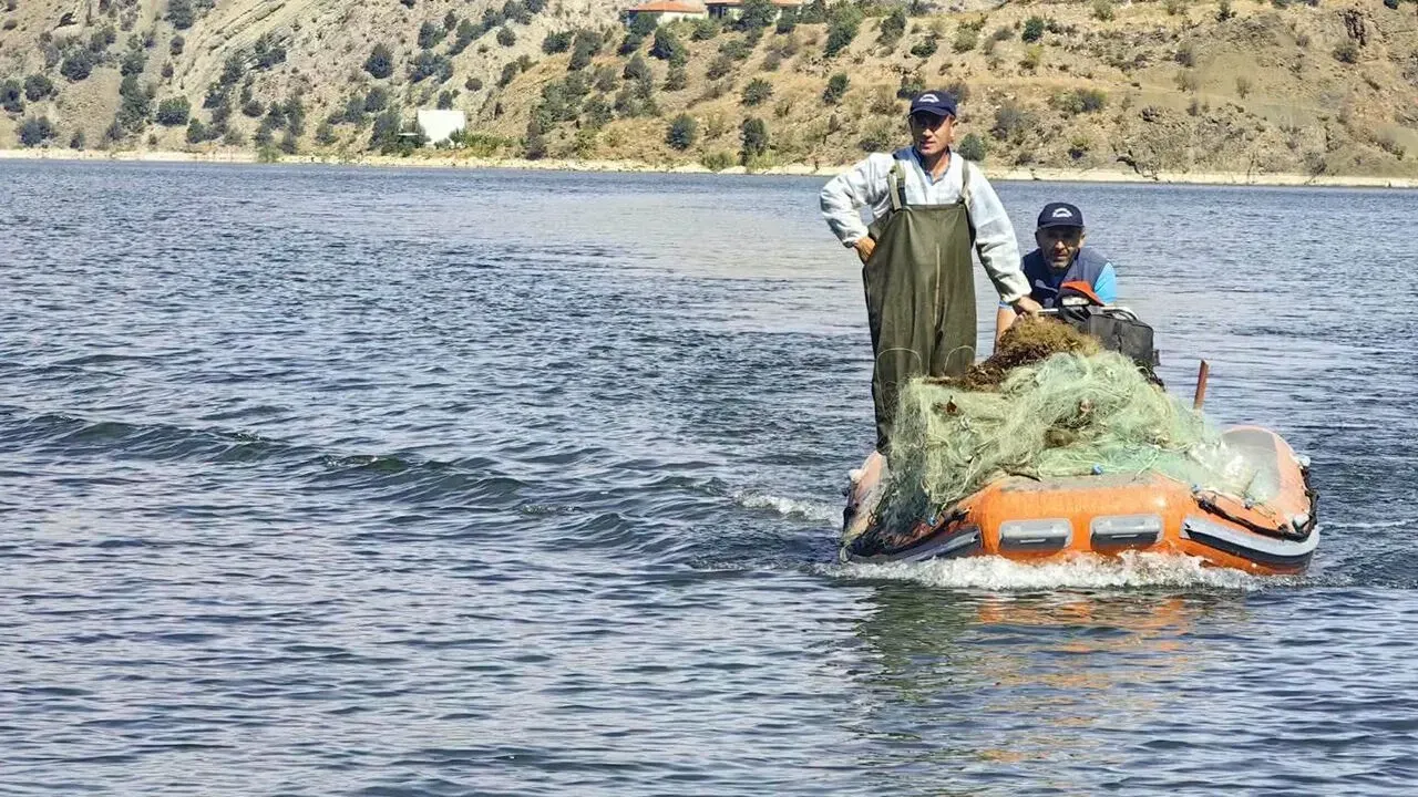 7 bin 900 metre yasak misina ağ ele geçirildi