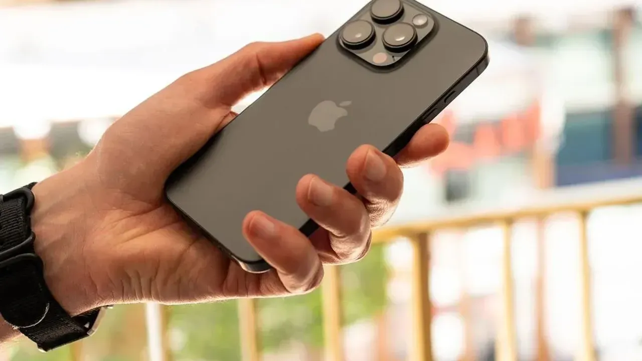 iPhone 18 bekleyenlere kötü haber! Fiyat tahmini dudak uçuklattı