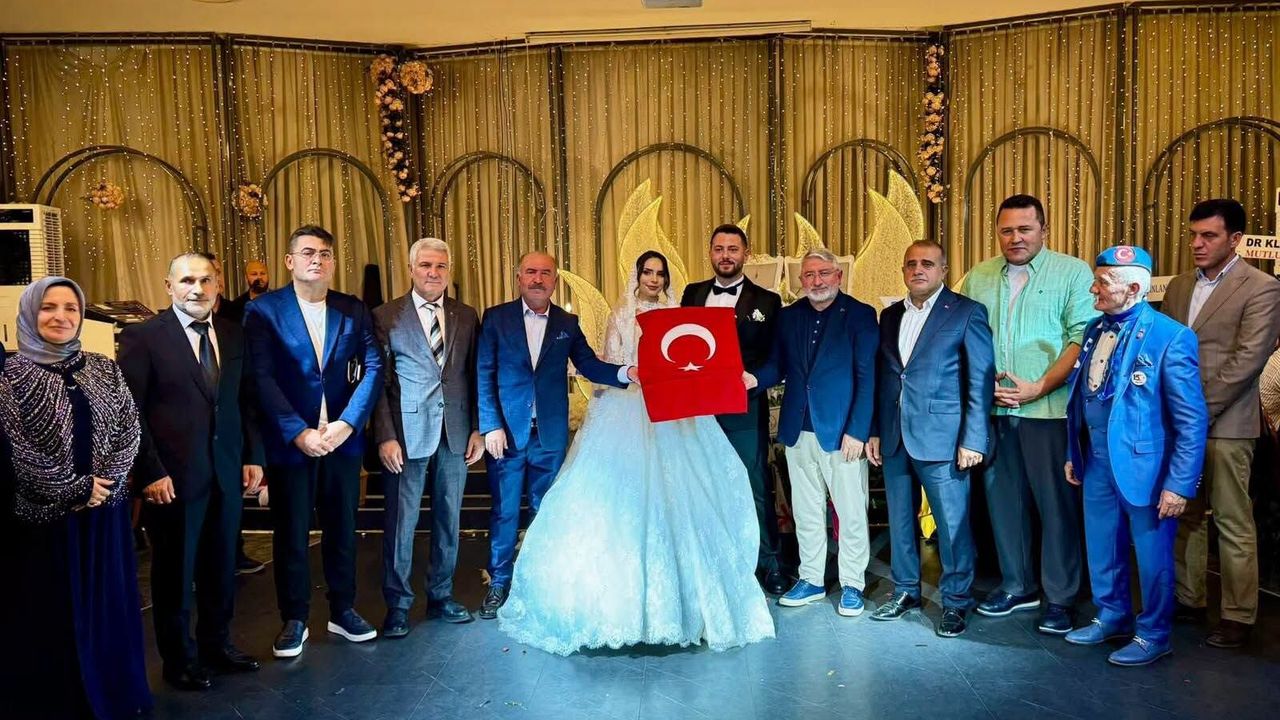 İlayda & Yiğit çifti hayatını birleştirdi