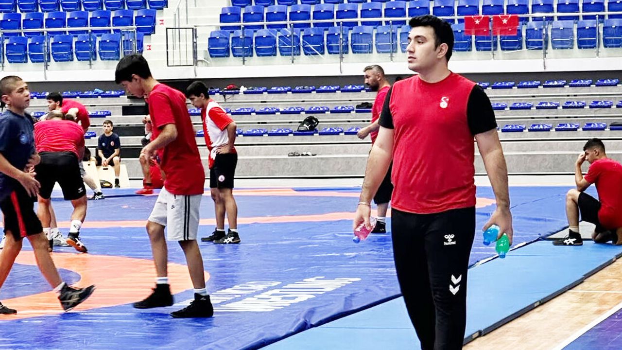 Çorumlu Diyetisyen Ahmet Serhat Afşar, İşitme Engelliler Milli Takımında Görev Aldı