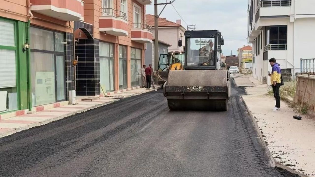 Alaca'da asfalt çalışmaları sürüyor
