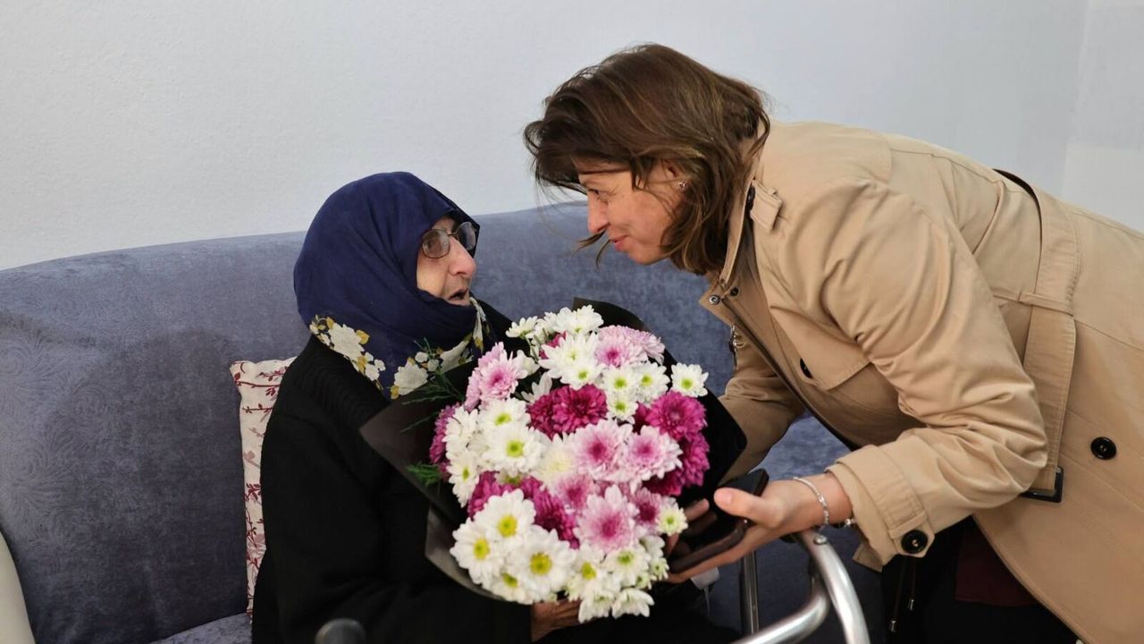Çalgan çifti ulu çınarların  gönüllerine misafir oldu