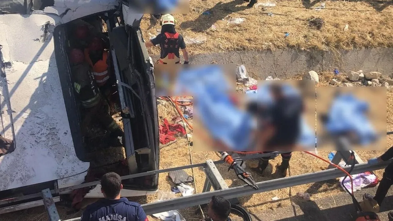Katliam gibi kaza: 11 ölü, 27 yaralı