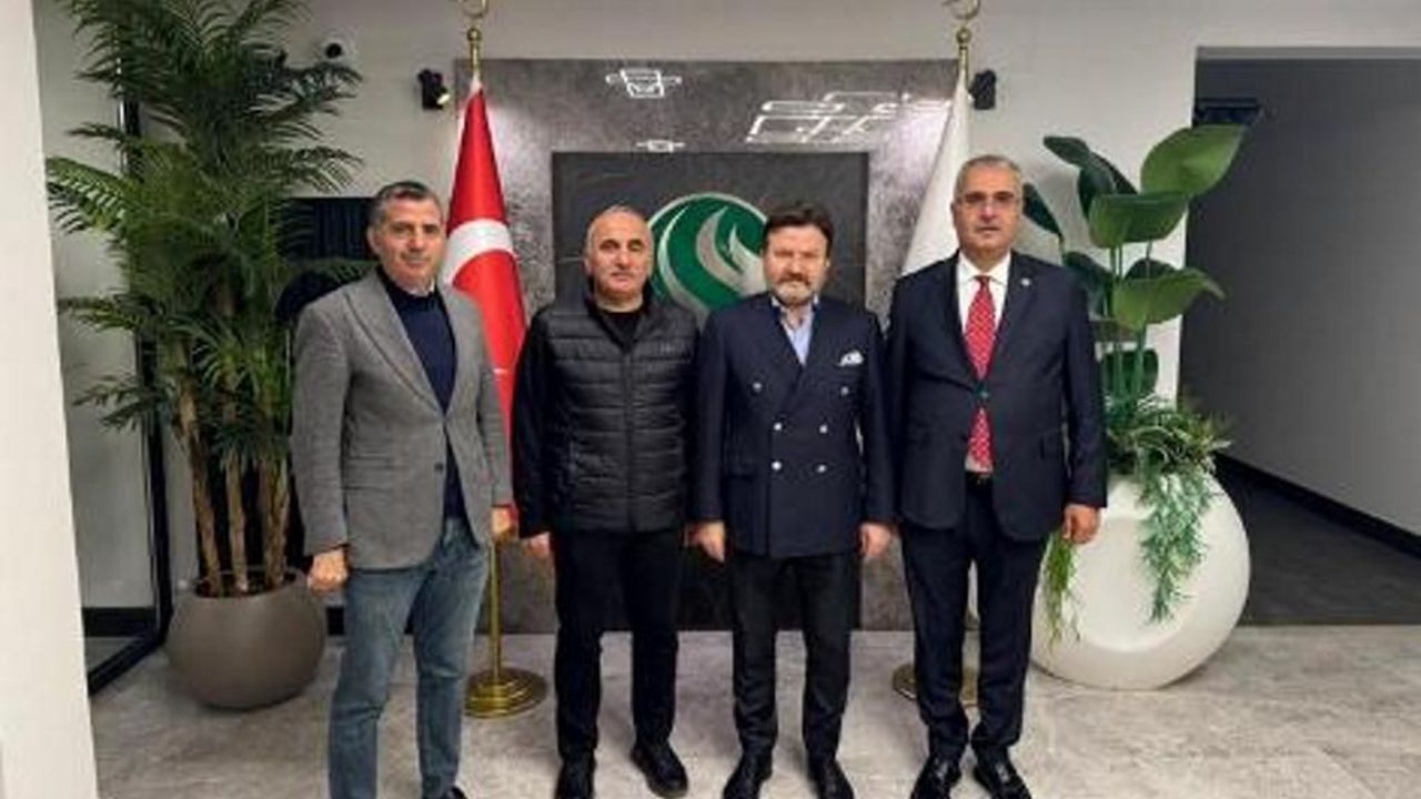 Yusuf Ahlatcı ile iki milletvekili arkadaşı Çorum Şeker’i ziyaret etti