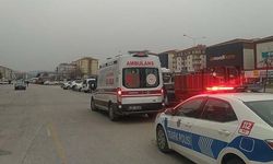 Kamyonet ile motosiklet çarpıştı: 2 yaralı