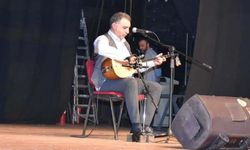 Erdal Erzincan’dan muhteşem konser