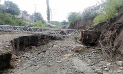 Sel, Aliki bağları yolunu kullanılmaz hale getirdi