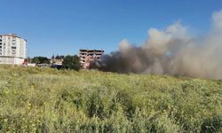 Yangın çıkan hurda deposunda hasar oluştu