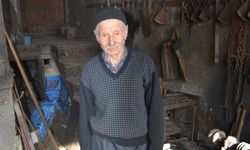 Çorumlu sanatçı Kazım Keçik’e “Sanatçı Tanıtım Kartı” verildi