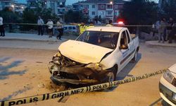 Polis aracının da karıştığı kazada 2'si polis 3 kişi yaralandı
