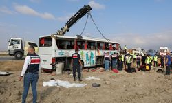 GÜNCELLEME - Amasya'da devrilen yolcu otobüsündeki 6 kişi öldü, 35 kişi yaralandı