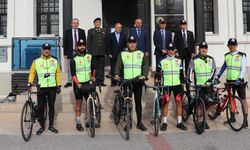 Bisikletliler, Türk bayraklarını Ankara'ya ulaştıracak