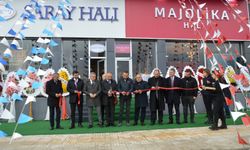 Çevreyolu’na dev halı mağazası