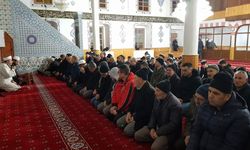 Bayat'ta 6 Şubat depreminde  hayatını kaybedenler için dua edildi