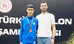 Salon atletizm şampiyonasında Çorum'dan Özünal Türkiye üçüncüsü