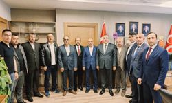 Bayat MHP Belediye  Meclis üyelerinden  Kayrıcı'ya kutlama ziyareti