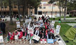 Üniversite öğrencilerinden Filistin'e  destek için oturma eylemi